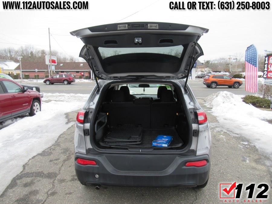 Used Jeep Cherokee 4WD 4dr Latitude 2014 | 112 Auto Sales. Patchogue, New York Used Jeep Cherokee 4WD 4dr Latitude 2014 | 112 Auto Sales. Patchogue, New York