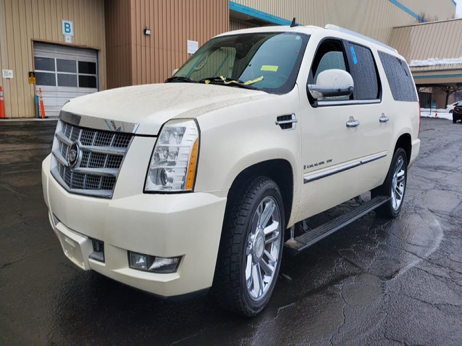 2008 Cadillac Escalade ESV AWD 4dr, available for sale in Brockton, Massachusetts | Capital Lease and Finance. Brockton, Massachusetts