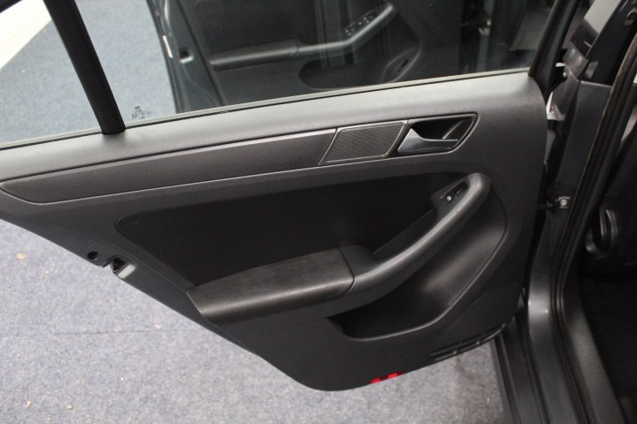 2011 Volkswagen Jetta Sedan 4dr Auto SE PZEV, available for sale in Plainville, Connecticut | New England Auto Sales LLC. Plainville, Connecticut 2011 Volkswagen Jetta Sedan 4dr Auto SE PZEV, available for sale in Plainville, Connecticut | New England Auto Sales LLC. Plainville, Connecticut