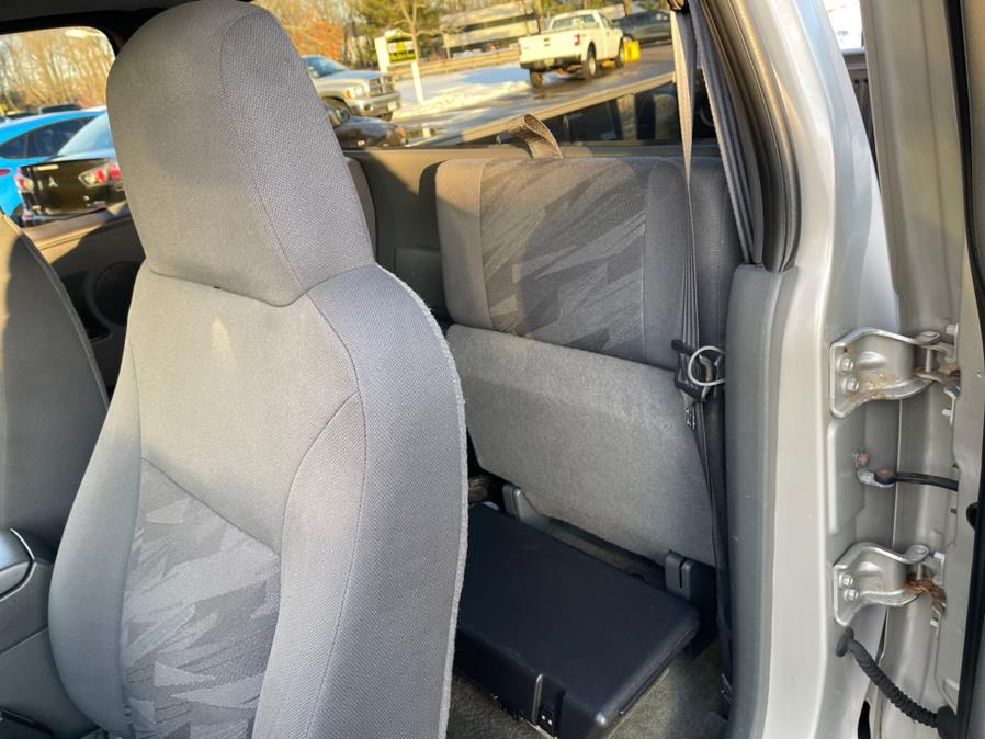 Used Chevrolet Colorado Ext Cab 125.9" WB 4WD Z71 2004 | Mike And Tony Auto Sales, Inc. South Windsor, Connecticut Used Chevrolet Colorado Ext Cab 125.9" WB 4WD Z71 2004 | Mike And Tony Auto Sales, Inc. South Windsor, Connecticut
