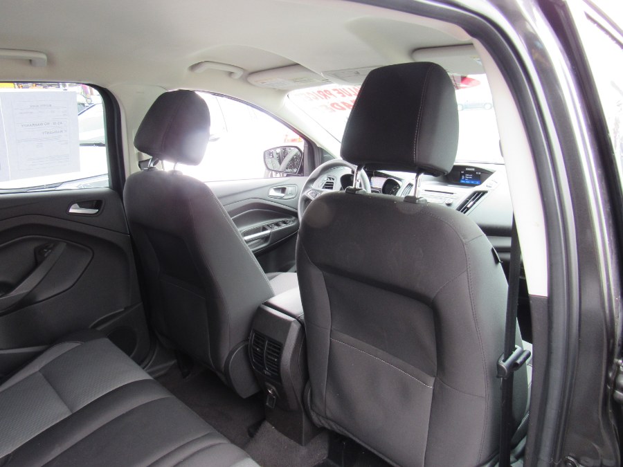 Used Ford Escape SE 4WD 2017 | NJ Used Cars Center. Irvington, New Jersey Used Ford Escape SE 4WD 2017 | NJ Used Cars Center. Irvington, New Jersey