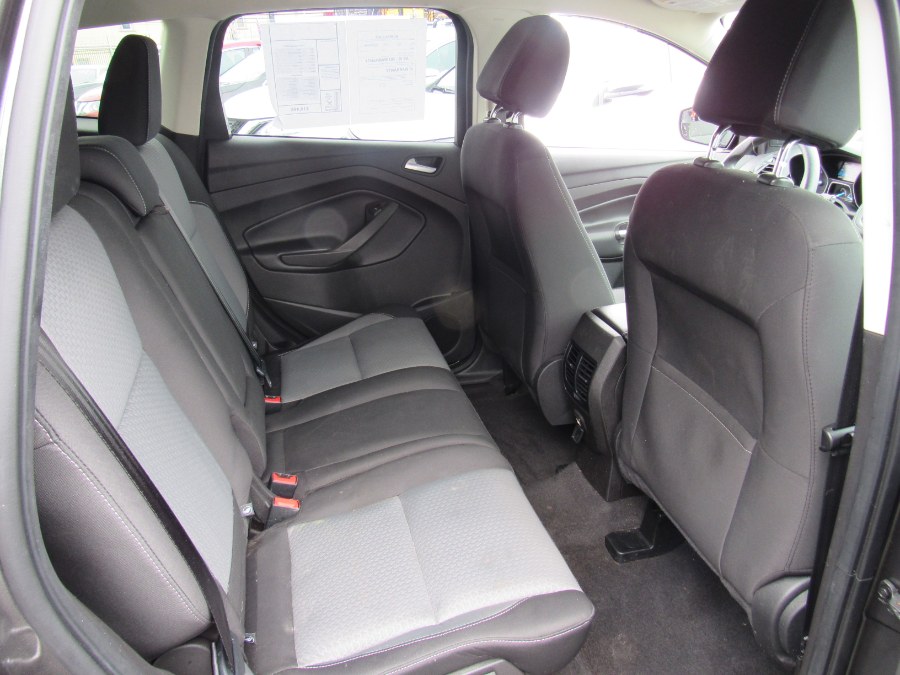 Used Ford Escape SE 4WD 2017 | NJ Used Cars Center. Irvington, New Jersey Used Ford Escape SE 4WD 2017 | NJ Used Cars Center. Irvington, New Jersey