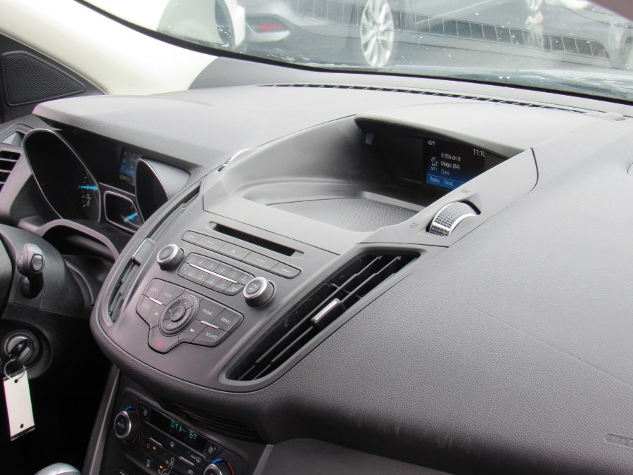 Used Ford Escape SE 4WD 2017 | NJ Used Cars Center. Irvington, New Jersey Used Ford Escape SE 4WD 2017 | NJ Used Cars Center. Irvington, New Jersey