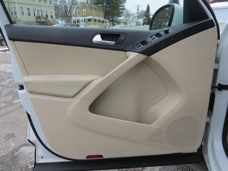 Used Volkswagen Tiguan 2.0T SE 4Motion AWD 4dr SUV 2016 | Lake City Exports Inc. Auburn, Maine Used Volkswagen Tiguan 2.0T SE 4Motion AWD 4dr SUV 2016 | Lake City Exports Inc. Auburn, Maine
