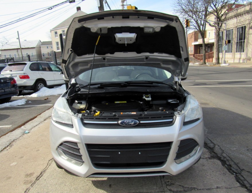 2013 Ford Escape 4WD 4dr SE, available for sale in Paterson, New Jersey | MFG Prestige Auto Group. Paterson, New Jersey 2013 Ford Escape 4WD 4dr SE, available for sale in Paterson, New Jersey | MFG Prestige Auto Group. Paterson, New Jersey