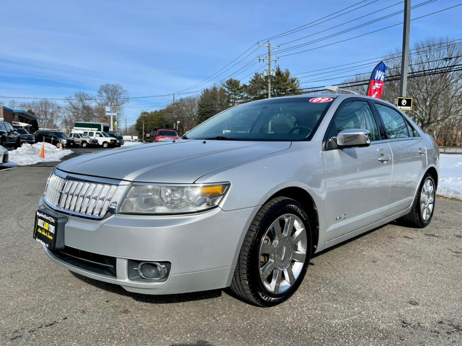 2009 Lincoln MKZ 4dr Sdn AWD, available for sale in South Windsor, Connecticut | Mike And Tony Auto Sales, Inc. South Windsor, Connecticut