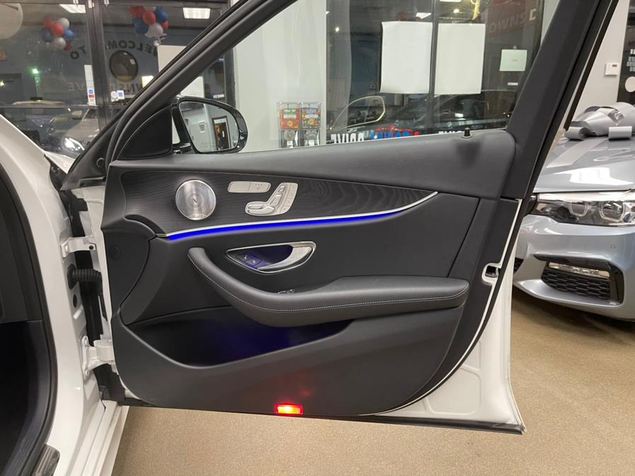 Used Mercedes-Benz E-Class E 300 Luxury 4MATIC Sedan 2017 | 5 Towns Drive. Inwood, New York Used Mercedes-Benz E-Class E 300 Luxury 4MATIC Sedan 2017 | 5 Towns Drive. Inwood, New York