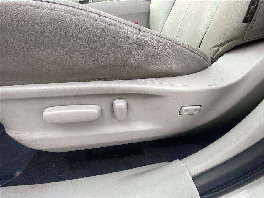 2010 Toyota Venza 4dr Wgn V6 AWD, available for sale in Stratford, Connecticut | Wiz Leasing Inc. Stratford, Connecticut 2010 Toyota Venza 4dr Wgn V6 AWD, available for sale in Stratford, Connecticut | Wiz Leasing Inc. Stratford, Connecticut
