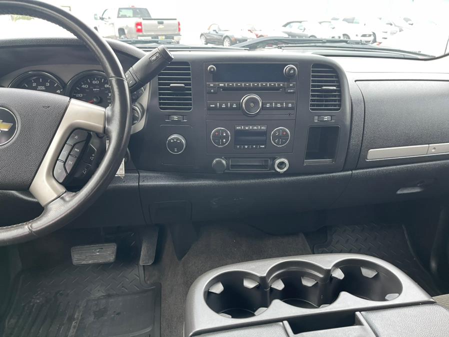 2007 Chevrolet Silverado 2500HD 4WD Crew Cab 153" LT w/1LT, available for sale in South Windsor, Connecticut | Mike And Tony Auto Sales, Inc. South Windsor, Connecticut 2007 Chevrolet Silverado 2500HD 4WD Crew Cab 153" LT w/1LT, available for sale in South Windsor, Connecticut | Mike And Tony Auto Sales, Inc. South Windsor, Connecticut