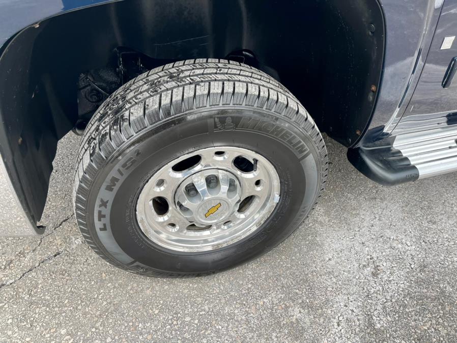 2007 Chevrolet Silverado 2500HD 4WD Crew Cab 153" LT w/1LT, available for sale in South Windsor, Connecticut | Mike And Tony Auto Sales, Inc. South Windsor, Connecticut 2007 Chevrolet Silverado 2500HD 4WD Crew Cab 153" LT w/1LT, available for sale in South Windsor, Connecticut | Mike And Tony Auto Sales, Inc. South Windsor, Connecticut