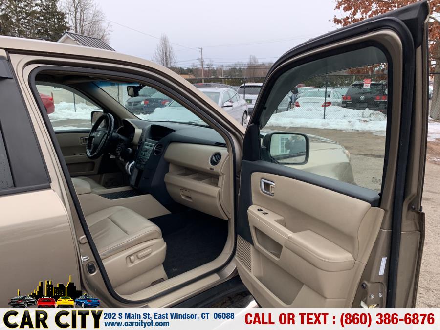 2009 Honda Pilot 4WD 4dr EX-L, available for sale in East Windsor, Connecticut | Car City LLC. East Windsor, Connecticut 2009 Honda Pilot 4WD 4dr EX-L, available for sale in East Windsor, Connecticut | Car City LLC. East Windsor, Connecticut