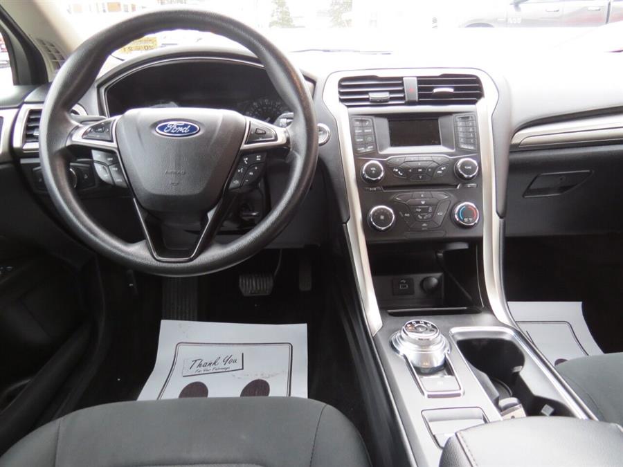 Used Ford Fusion SE 4dr Sedan 2017 | Lake City Exports Inc. Auburn, Maine Used Ford Fusion SE 4dr Sedan 2017 | Lake City Exports Inc. Auburn, Maine