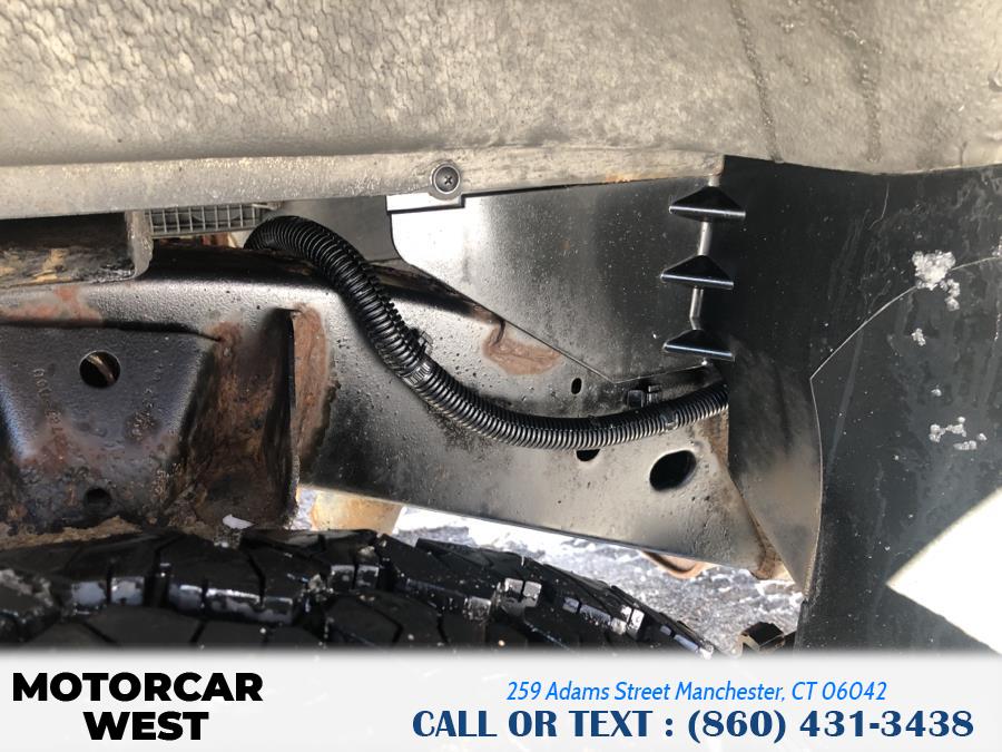 2011 Nissan Titan 4WD King Cab SWB SV, available for sale in Manchester, Connecticut | Motorcar West. Manchester, Connecticut 2011 Nissan Titan 4WD King Cab SWB SV, available for sale in Manchester, Connecticut | Motorcar West. Manchester, Connecticut
