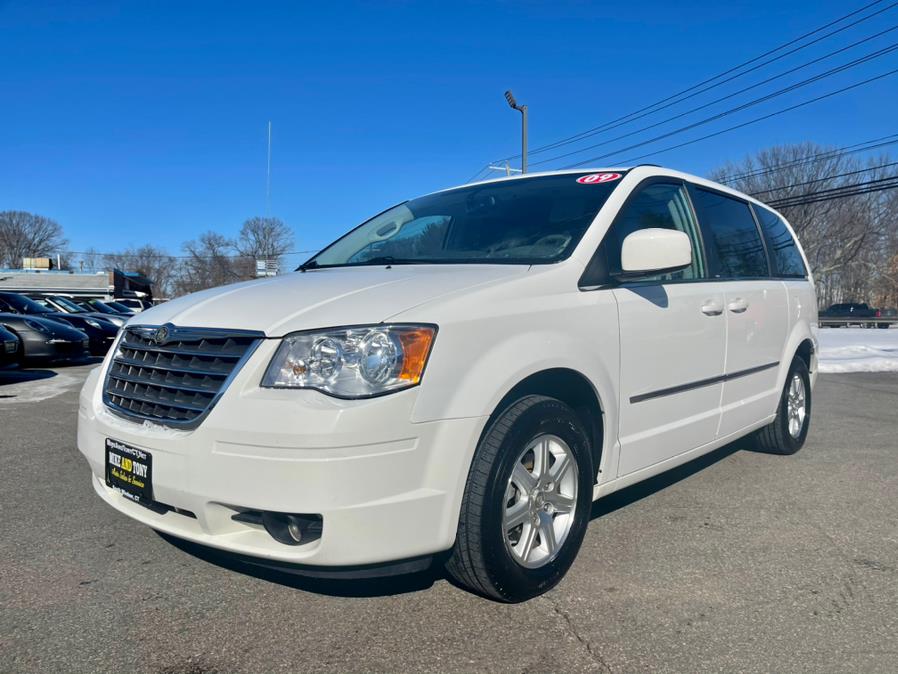 2009 Chrysler Town & Country 4dr Wgn Touring, available for sale in South Windsor, Connecticut | Mike And Tony Auto Sales, Inc. South Windsor, Connecticut