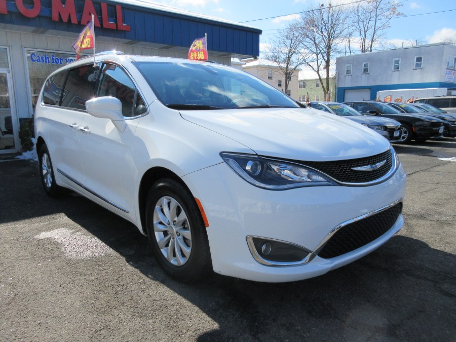 Used Chrysler Pacifica Touring L FWD 2019 | Route 27 Auto Mall. Linden, New Jersey Used Chrysler Pacifica Touring L FWD 2019 | Route 27 Auto Mall. Linden, New Jersey