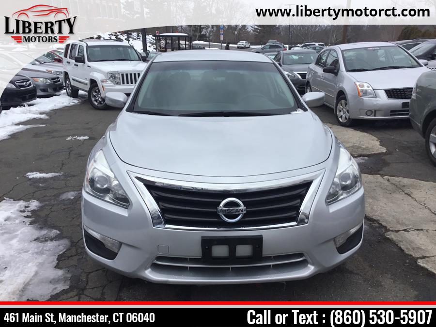 2014 Nissan Altima 4dr Sdn I4 2.5 S, available for sale in Manchester, Connecticut | Liberty Motors. Manchester, Connecticut