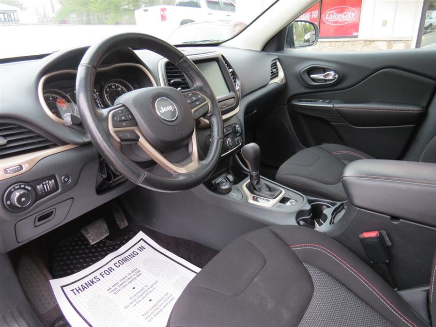 Used Jeep Cherokee Latitude 4x4 4dr SUV 2016 | Lake City Exports Inc. Auburn, Maine Used Jeep Cherokee Latitude 4x4 4dr SUV 2016 | Lake City Exports Inc. Auburn, Maine