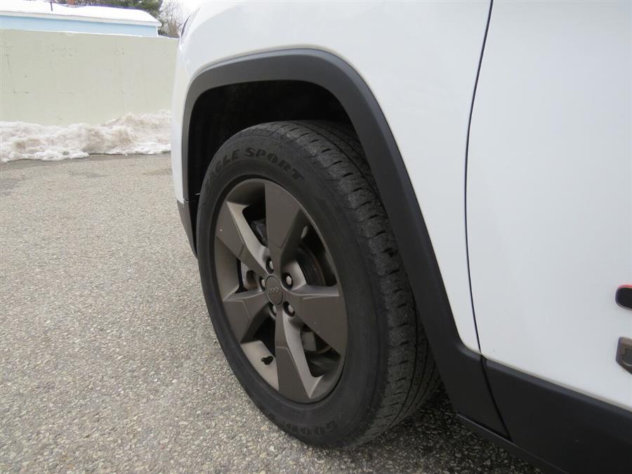 Used Jeep Cherokee Latitude 4x4 4dr SUV 2016 | Lake City Exports Inc. Auburn, Maine Used Jeep Cherokee Latitude 4x4 4dr SUV 2016 | Lake City Exports Inc. Auburn, Maine