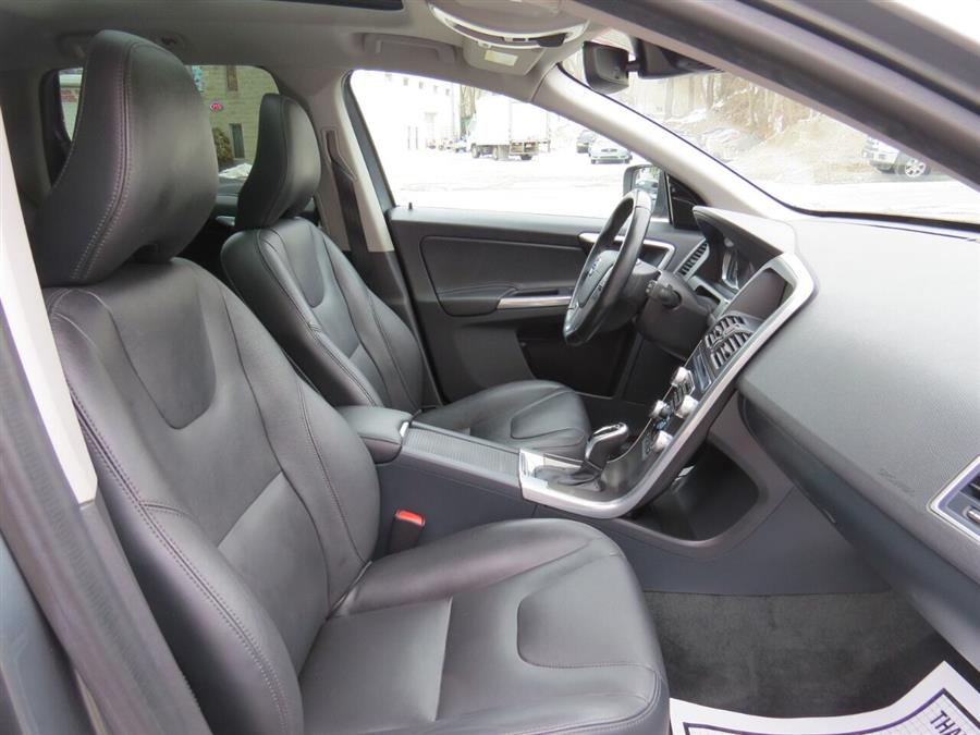 Used Volvo Xc60 T5 Premier AWD 4dr SUV 2016 | Lake City Exports Inc. Auburn, Maine Used Volvo Xc60 T5 Premier AWD 4dr SUV 2016 | Lake City Exports Inc. Auburn, Maine