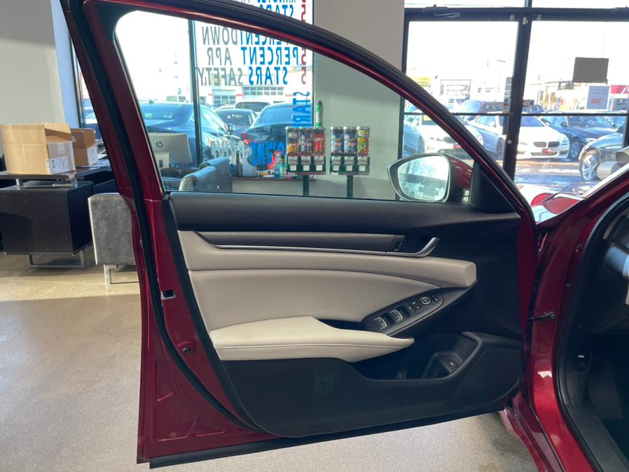 Used Honda Accord Sedan LX 1.5T CVT 2018 | 5 Towns Drive. Inwood, New York Used Honda Accord Sedan LX 1.5T CVT 2018 | 5 Towns Drive. Inwood, New York