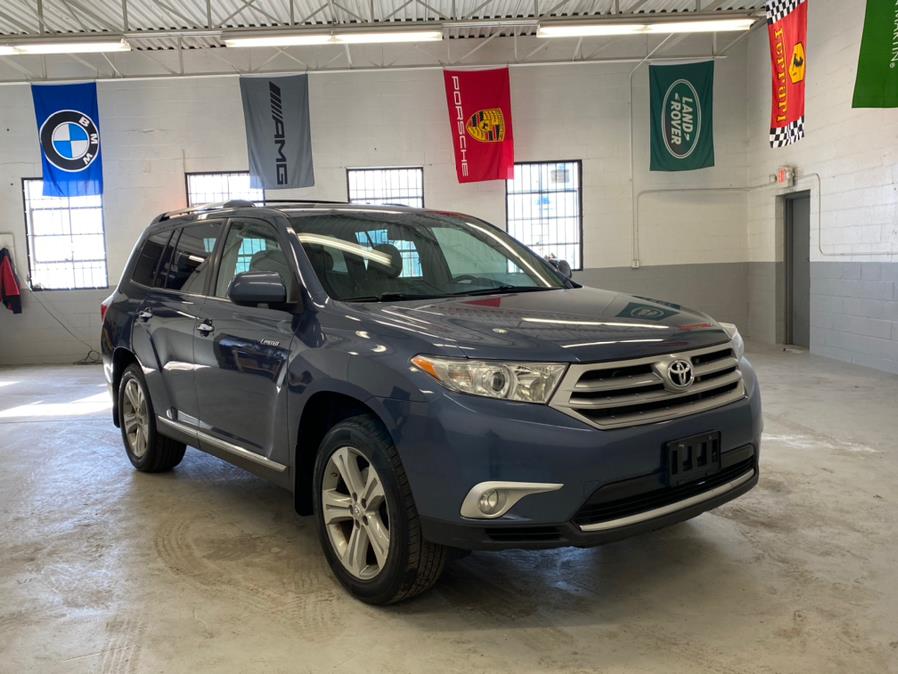 2013 Toyota Highlander 4WD 4dr V6  Limited (Natl), available for sale in Bridgeport, Connecticut | CT Auto. Bridgeport, Connecticut