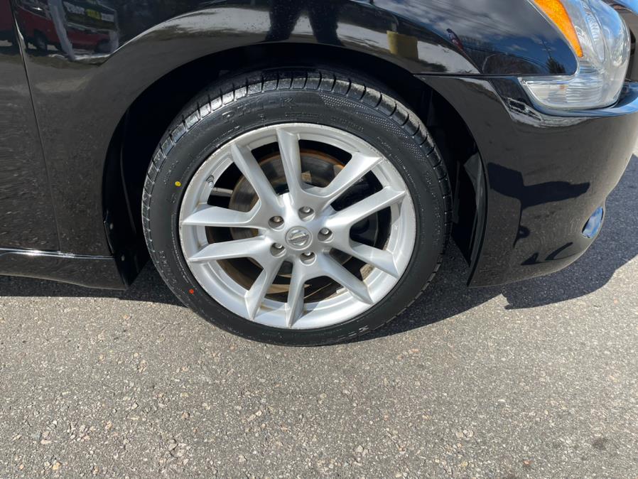2010 Nissan Maxima 4dr Sdn V6 CVT 3.5 S, available for sale in South Windsor, Connecticut | Mike And Tony Auto Sales, Inc. South Windsor, Connecticut 2010 Nissan Maxima 4dr Sdn V6 CVT 3.5 S, available for sale in South Windsor, Connecticut | Mike And Tony Auto Sales, Inc. South Windsor, Connecticut