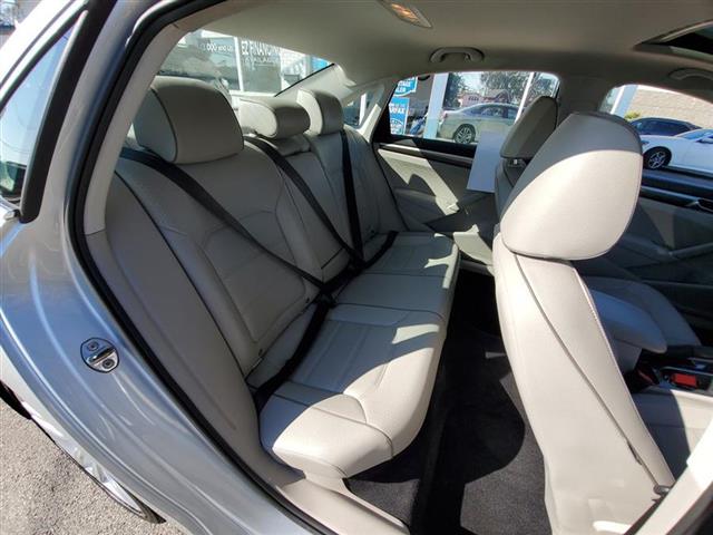 Used Volkswagen Passat 1.8T SE w/Technology Auto 2017 | Sunrise Auto Outlet. Amityville, New York Used Volkswagen Passat 1.8T SE w/Technology Auto 2017 | Sunrise Auto Outlet. Amityville, New York