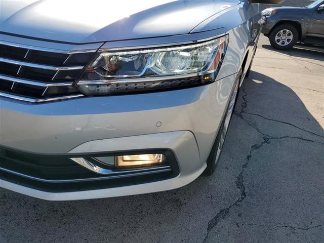 Used Volkswagen Passat 1.8T SE w/Technology Auto 2017 | Sunrise Auto Outlet. Amityville, New York Used Volkswagen Passat 1.8T SE w/Technology Auto 2017 | Sunrise Auto Outlet. Amityville, New York