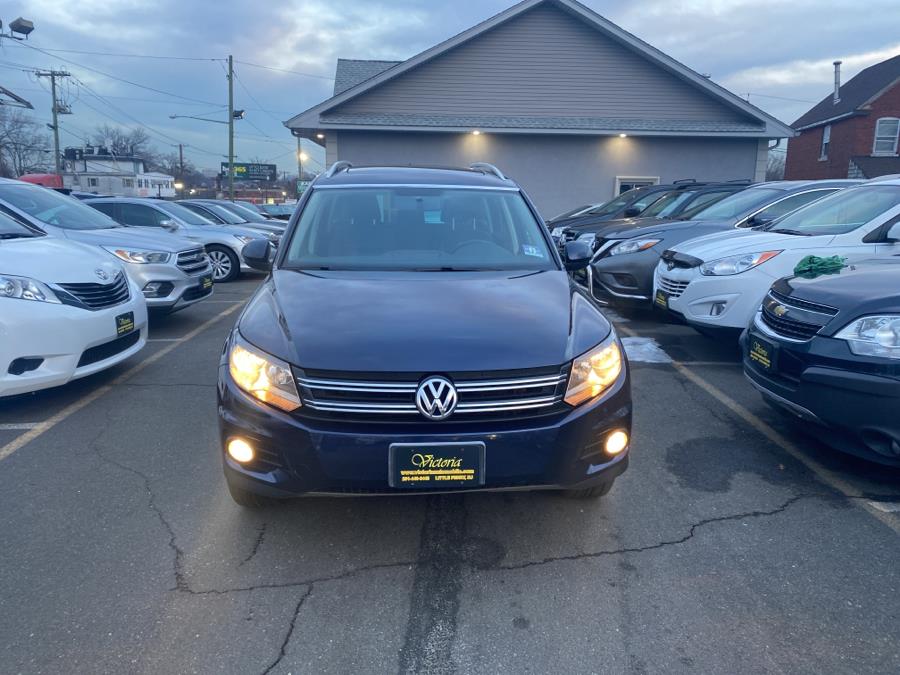 2012 Volkswagen Tiguan 4WD 4dr Auto SE w/Sunroof & Nav, available for sale in Little Ferry, New Jersey | Victoria Preowned Autos Inc. Little Ferry, New Jersey