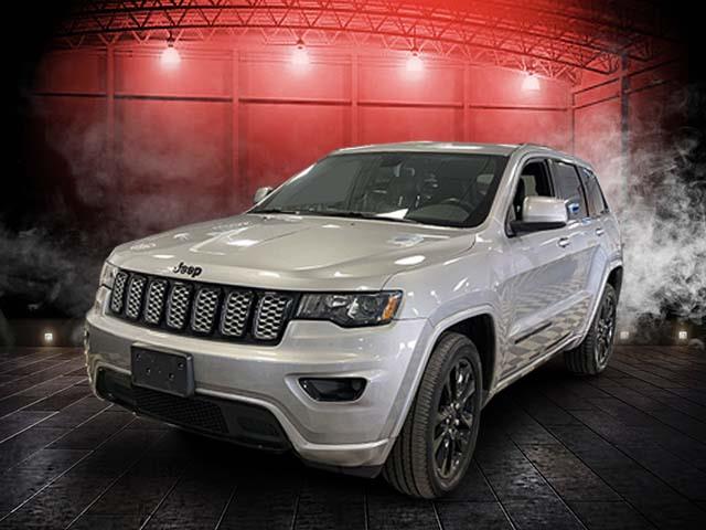 Used Jeep Grand Cherokee Altitude 4x4 *Ltd Avail* 2017 | Sunrise Auto Outlet. Amityville, New York Used Jeep Grand Cherokee Altitude 4x4 *Ltd Avail* 2017 | Sunrise Auto Outlet. Amityville, New York