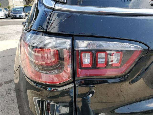 Used Jeep Compass Latitude 4x4 2018 | Sunrise Auto Outlet. Amityville, New York Used Jeep Compass Latitude 4x4 2018 | Sunrise Auto Outlet. Amityville, New York