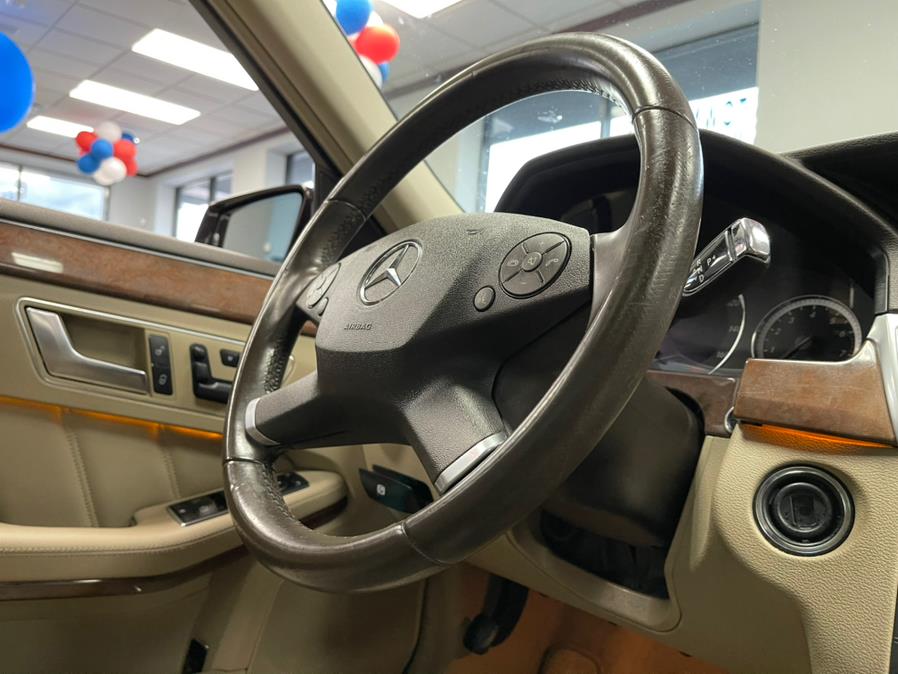 Used Mercedes-Benz E-Class 4dr Sdn E350 Luxury 4MATIC *Ltd Avail* 2013 | 5 Towns Drive. Inwood, New York Used Mercedes-Benz E-Class 4dr Sdn E350 Luxury 4MATIC *Ltd Avail* 2013 | 5 Towns Drive. Inwood, New York
