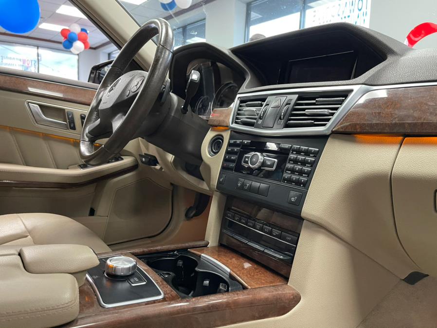 Used Mercedes-Benz E-Class 4dr Sdn E350 Luxury 4MATIC *Ltd Avail* 2013 | 5 Towns Drive. Inwood, New York Used Mercedes-Benz E-Class 4dr Sdn E350 Luxury 4MATIC *Ltd Avail* 2013 | 5 Towns Drive. Inwood, New York