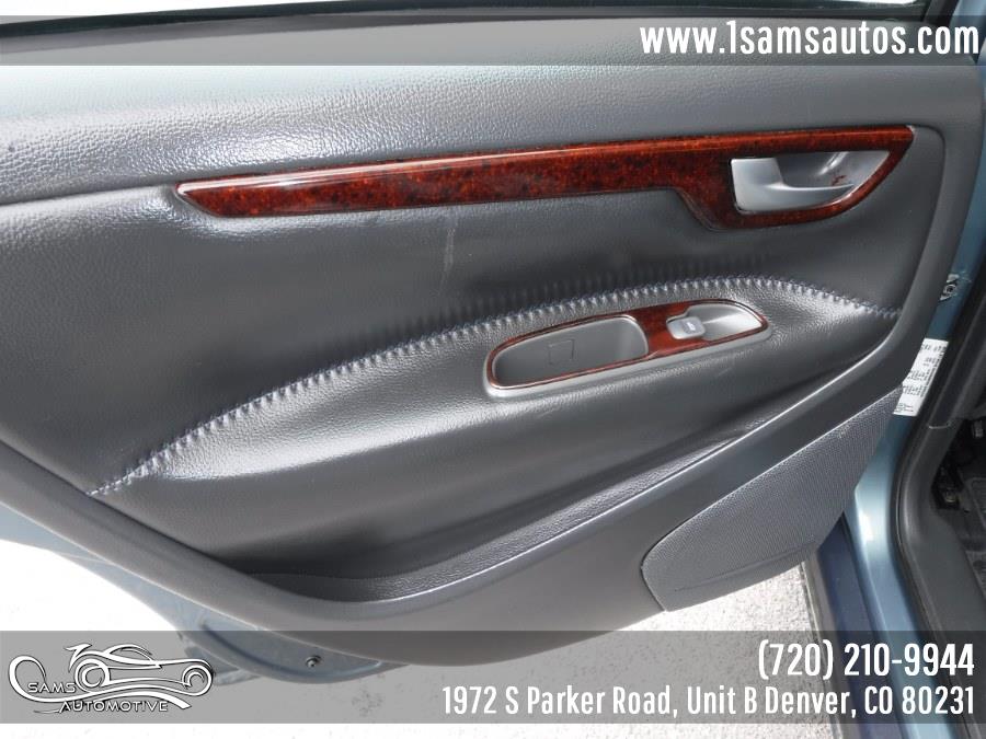 Used Volvo V70 XC AWD A SR 5dr Wgn AWD Turbo w/SR 2001 | Sam's Automotive. Denver, Colorado Used Volvo V70 XC AWD A SR 5dr Wgn AWD Turbo w/SR 2001 | Sam's Automotive. Denver, Colorado