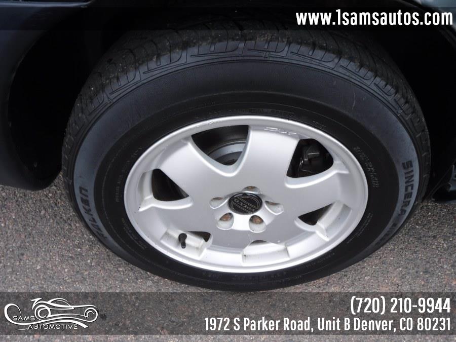 Used Volvo V70 XC AWD A SR 5dr Wgn AWD Turbo w/SR 2001 | Sam's Automotive. Denver, Colorado Used Volvo V70 XC AWD A SR 5dr Wgn AWD Turbo w/SR 2001 | Sam's Automotive. Denver, Colorado
