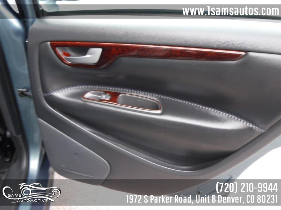 Used Volvo V70 XC AWD A SR 5dr Wgn AWD Turbo w/SR 2001 | Sam's Automotive. Denver, Colorado Used Volvo V70 XC AWD A SR 5dr Wgn AWD Turbo w/SR 2001 | Sam's Automotive. Denver, Colorado