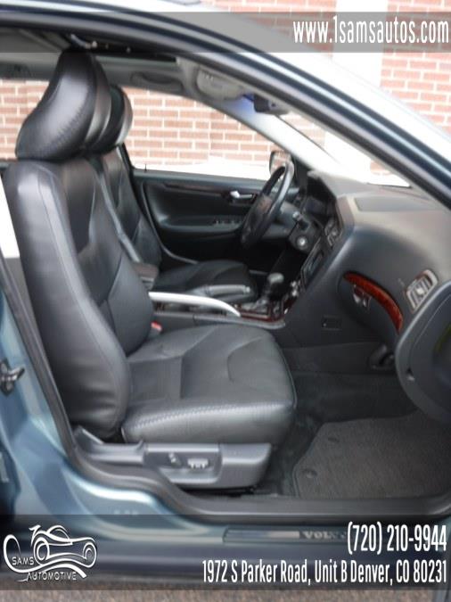 Used Volvo V70 XC AWD A SR 5dr Wgn AWD Turbo w/SR 2001 | Sam's Automotive. Denver, Colorado Used Volvo V70 XC AWD A SR 5dr Wgn AWD Turbo w/SR 2001 | Sam's Automotive. Denver, Colorado