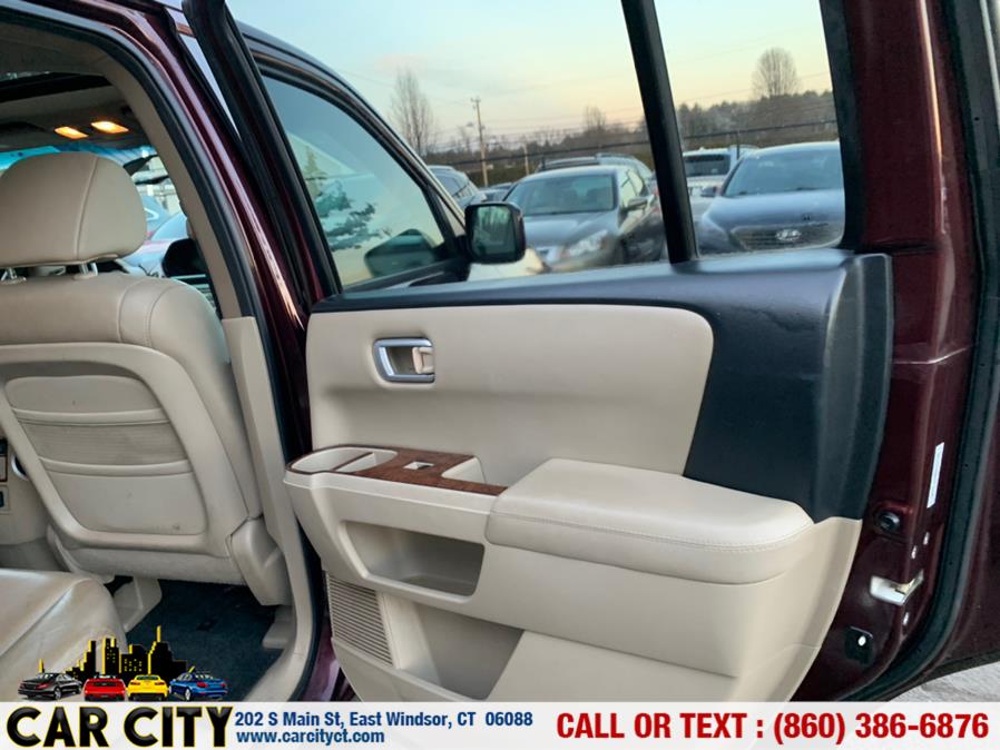 2011 Honda Pilot 4WD 4dr EX-L w/Navi, available for sale in East Windsor, Connecticut | Car City LLC. East Windsor, Connecticut 2011 Honda Pilot 4WD 4dr EX-L w/Navi, available for sale in East Windsor, Connecticut | Car City LLC. East Windsor, Connecticut