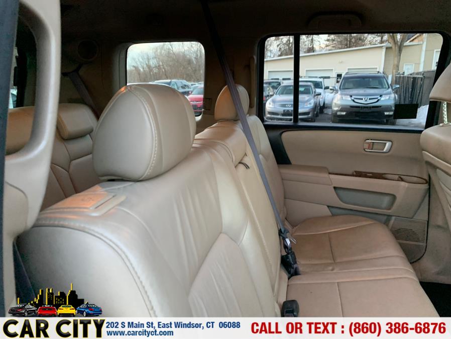 2011 Honda Pilot 4WD 4dr EX-L w/Navi, available for sale in East Windsor, Connecticut | Car City LLC. East Windsor, Connecticut 2011 Honda Pilot 4WD 4dr EX-L w/Navi, available for sale in East Windsor, Connecticut | Car City LLC. East Windsor, Connecticut