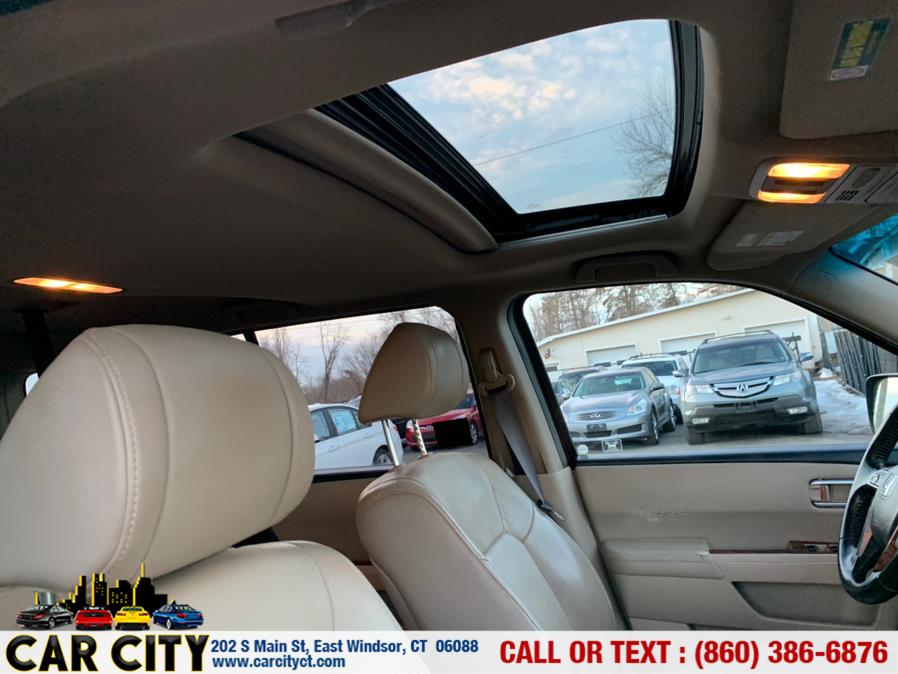 2011 Honda Pilot 4WD 4dr EX-L w/Navi, available for sale in East Windsor, Connecticut | Car City LLC. East Windsor, Connecticut 2011 Honda Pilot 4WD 4dr EX-L w/Navi, available for sale in East Windsor, Connecticut | Car City LLC. East Windsor, Connecticut