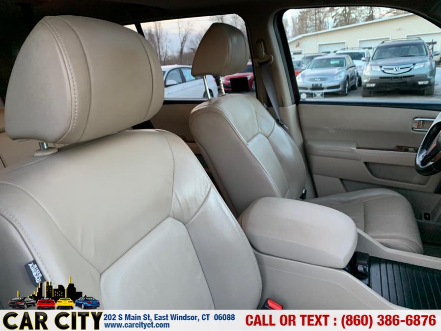 2011 Honda Pilot 4WD 4dr EX-L w/Navi, available for sale in East Windsor, Connecticut | Car City LLC. East Windsor, Connecticut 2011 Honda Pilot 4WD 4dr EX-L w/Navi, available for sale in East Windsor, Connecticut | Car City LLC. East Windsor, Connecticut