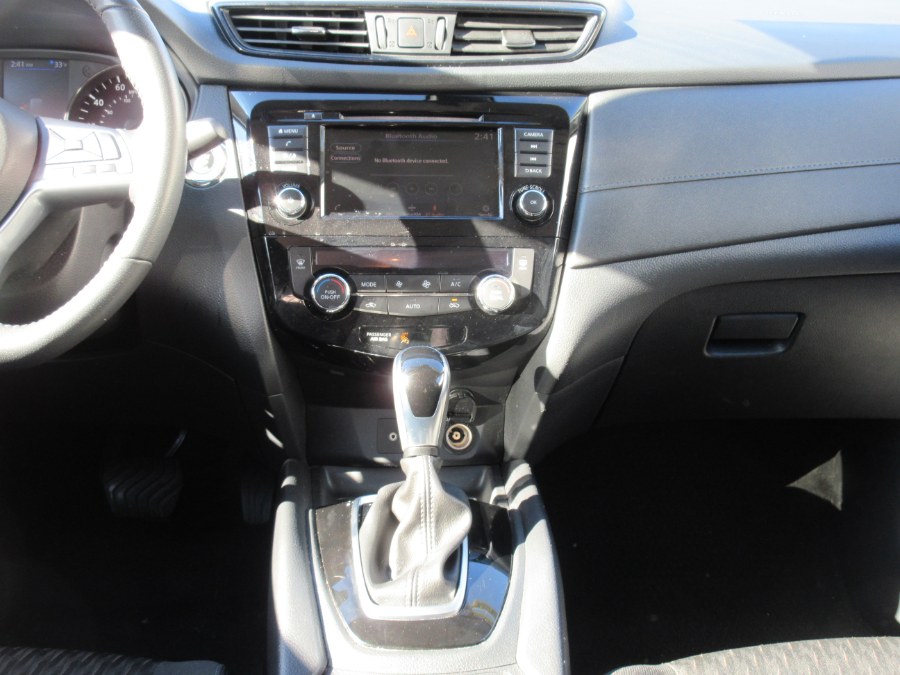 2020 Nissan Rogue FWD SV, available for sale in Linden, New Jersey | Route 27 Auto Mall. Linden, New Jersey 2020 Nissan Rogue FWD SV, available for sale in Linden, New Jersey | Route 27 Auto Mall. Linden, New Jersey
