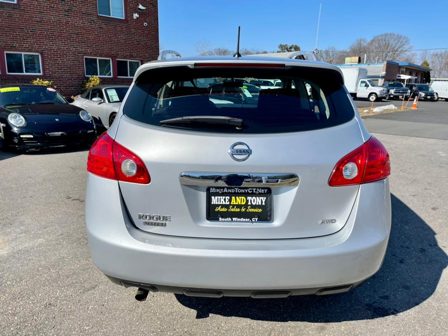 2015 Nissan Rogue Select AWD 4dr S, available for sale in South Windsor, Connecticut | Mike And Tony Auto Sales, Inc. South Windsor, Connecticut 2015 Nissan Rogue Select AWD 4dr S, available for sale in South Windsor, Connecticut | Mike And Tony Auto Sales, Inc. South Windsor, Connecticut