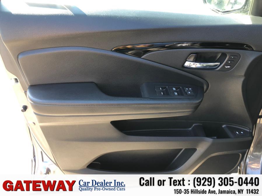 2019 Honda Pilot Touring 7-Passenger AWD, available for sale in Jamaica, New York | Gateway Car Dealer Inc. Jamaica, New York 2019 Honda Pilot Touring 7-Passenger AWD, available for sale in Jamaica, New York | Gateway Car Dealer Inc. Jamaica, New York