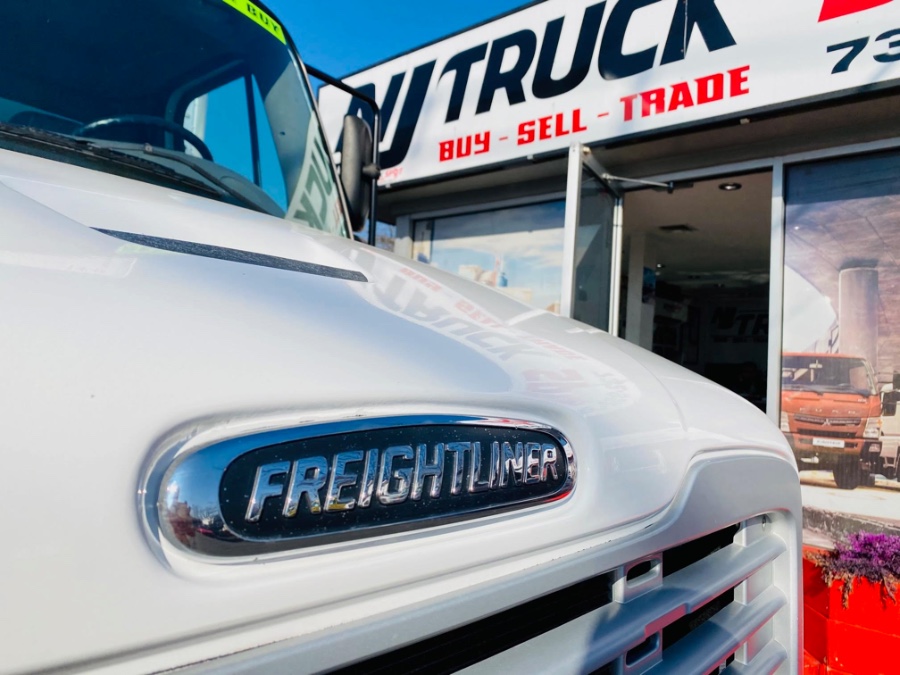 2016 Freightliner M2 106 26 FEET DRY BOX + LIFT GATE + NO CDL, available for sale in South Amboy, New Jersey | NJ Truck Spot. South Amboy, New Jersey 2016 Freightliner M2 106 26 FEET DRY BOX + LIFT GATE + NO CDL, available for sale in South Amboy, New Jersey | NJ Truck Spot. South Amboy, New Jersey