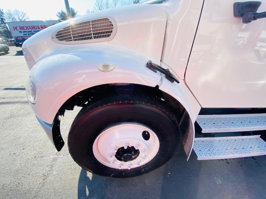 2016 Freightliner M2 106 26 FEET DRY BOX + LIFT GATE + NO CDL, available for sale in South Amboy, New Jersey | NJ Truck Spot. South Amboy, New Jersey 2016 Freightliner M2 106 26 FEET DRY BOX + LIFT GATE + NO CDL, available for sale in South Amboy, New Jersey | NJ Truck Spot. South Amboy, New Jersey