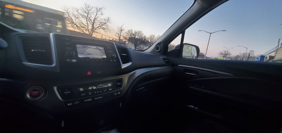 Used Honda Ridgeline RTL 4x4 Crew Cab 5.3'' Bed 2017 | Rubber Bros Auto World. Brooklyn, New York Used Honda Ridgeline RTL 4x4 Crew Cab 5.3'' Bed 2017 | Rubber Bros Auto World. Brooklyn, New York