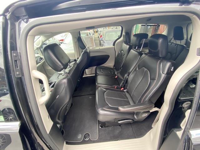 Used Chrysler Pacifica Touring L 2018 | Hillside Auto Outlet. Jamaica, New York Used Chrysler Pacifica Touring L 2018 | Hillside Auto Outlet. Jamaica, New York