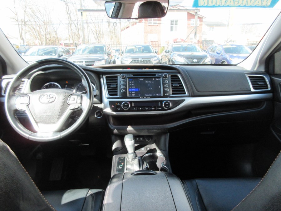 2017 Toyota Highlander XLE V6 AWD (Natl), available for sale in Linden, New Jersey | Route 27 Auto Mall. Linden, New Jersey 2017 Toyota Highlander XLE V6 AWD (Natl), available for sale in Linden, New Jersey | Route 27 Auto Mall. Linden, New Jersey