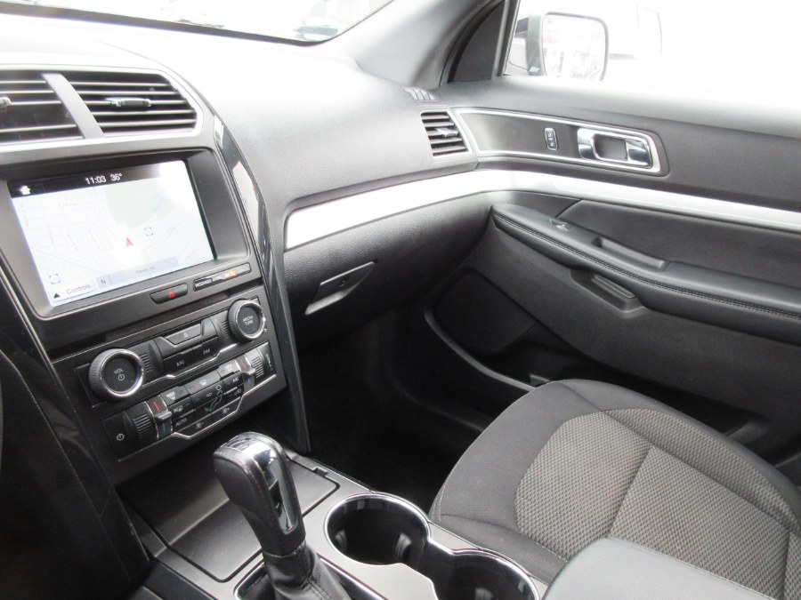 2017 Ford Explorer XLT 4WD, available for sale in Linden, New Jersey | Route 27 Auto Mall. Linden, New Jersey 2017 Ford Explorer XLT 4WD, available for sale in Linden, New Jersey | Route 27 Auto Mall. Linden, New Jersey
